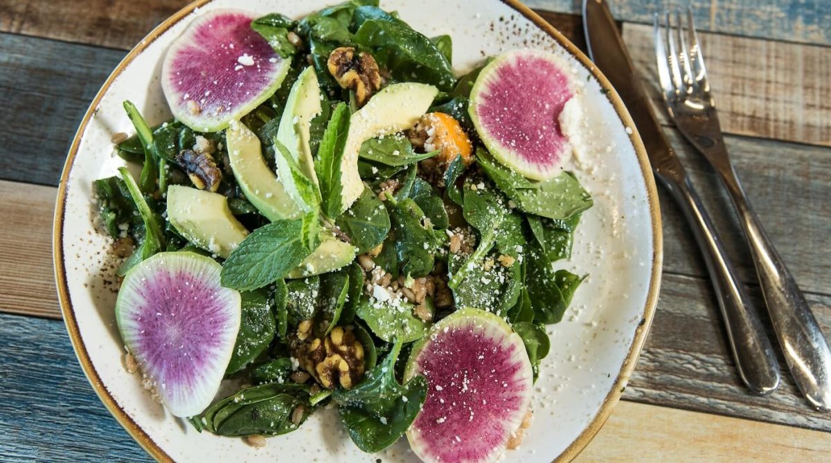 Spinach faro salad