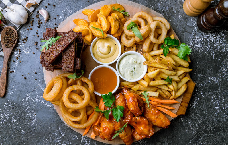 Appetizer entree with dipping sauces